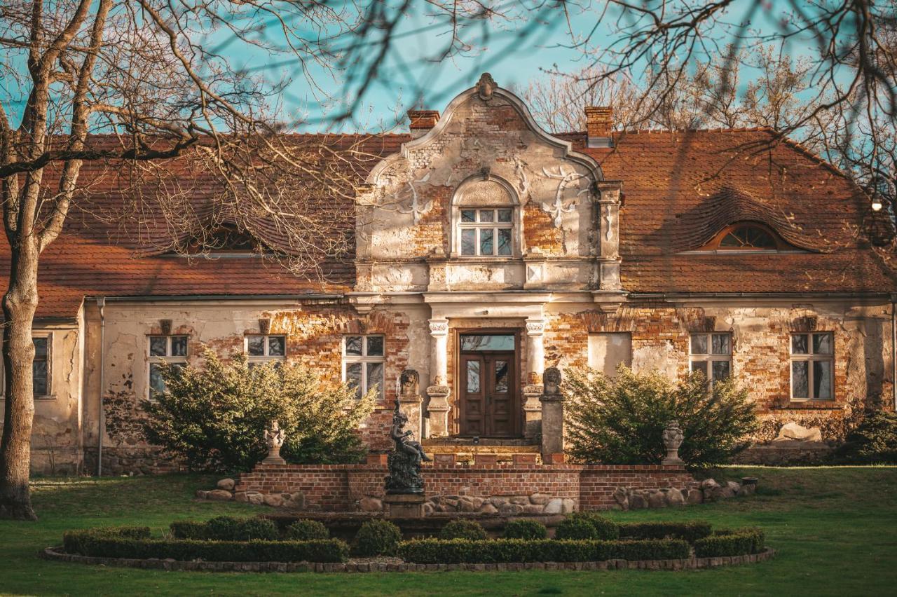 Żabi Dwór - Hotel, Restauracja, Spa Zielona Góra Exterior foto