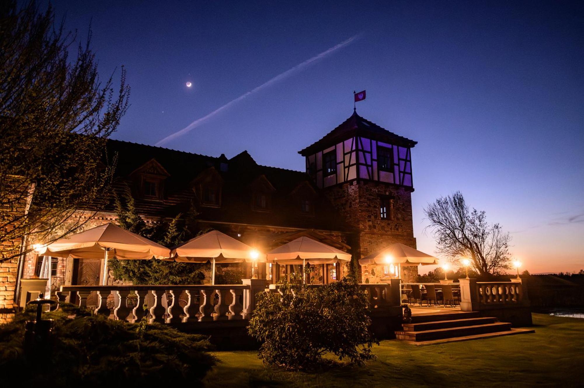 Żabi Dwór - Hotel, Restauracja, Spa Zielona Góra Exterior foto