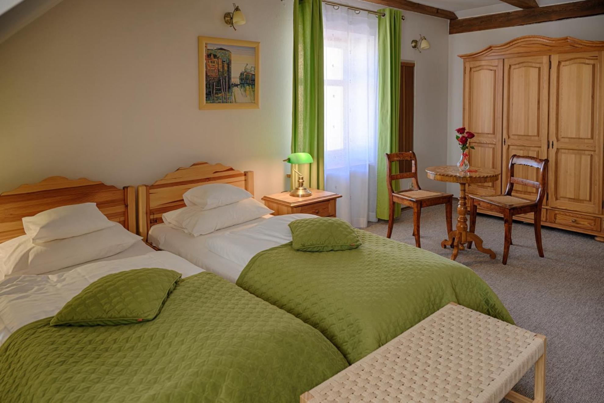 Żabi Dwór - Hotel, Restauracja, Spa Zielona Góra Exterior foto